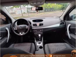 RENAULT - FLUENCE - 2012/2013 - Prata - R$ 45.000,00